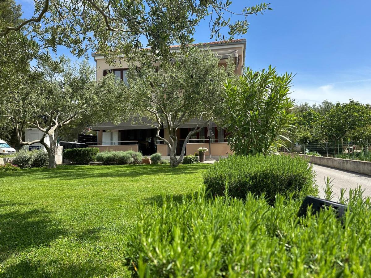 Apartmani Roko Biograd Na Moru Exterior foto