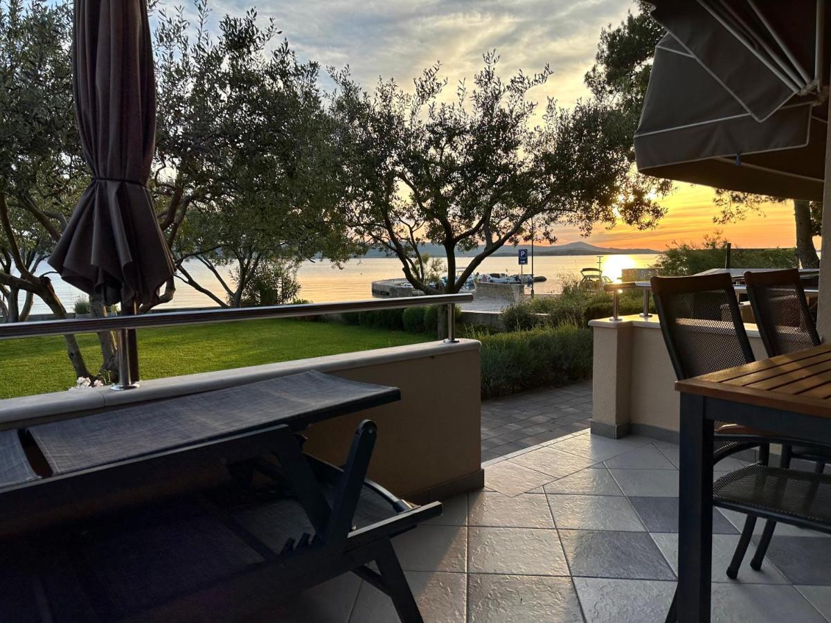 Apartmani Roko Biograd Na Moru Exterior foto